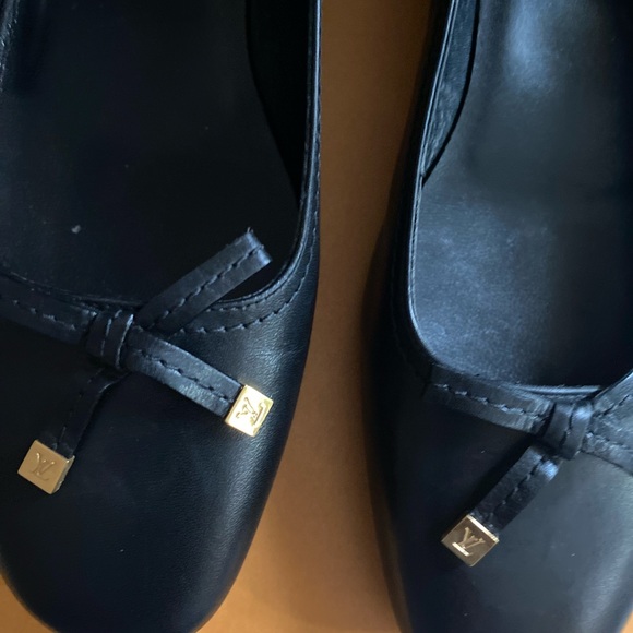 Louis Vuitton Black flats - Picture 8 of 11
